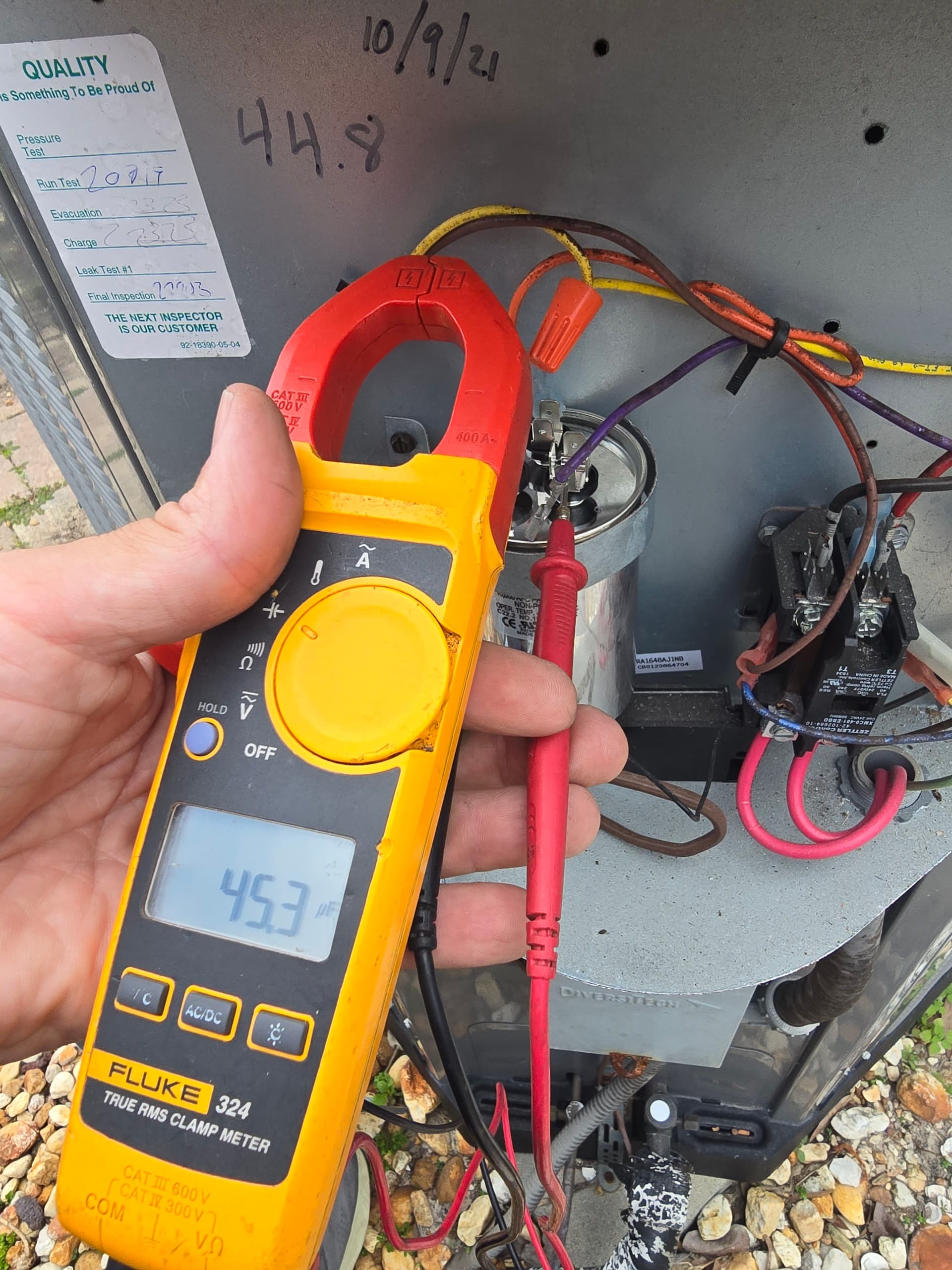 Gallery photos for A Bad Capacitor Was All It Took to Kill This AC Unit: Image #2